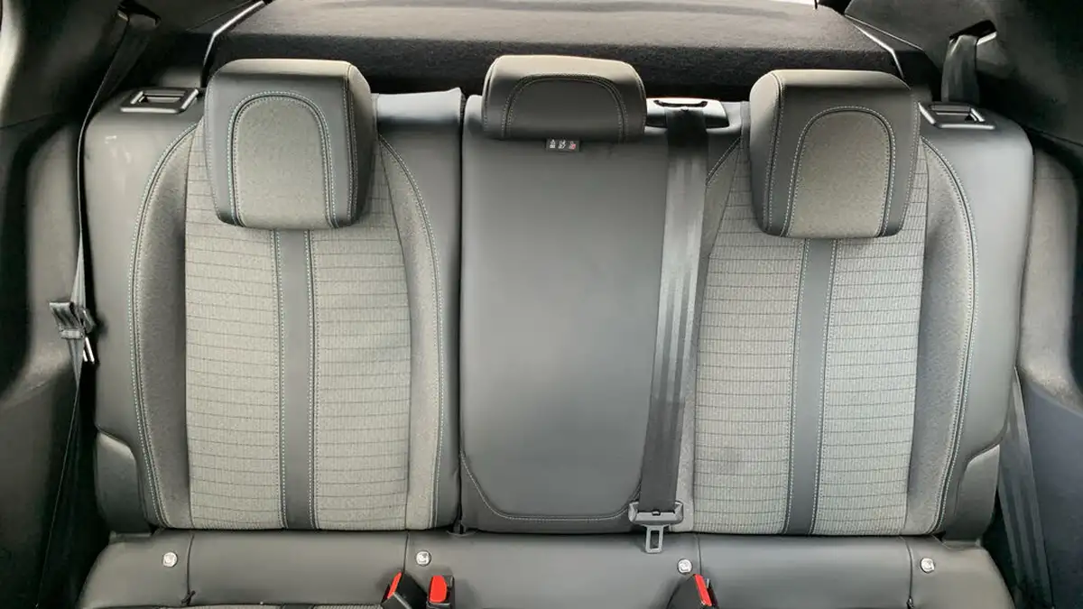 2021-peugeot-2008-suv-12-puretech-allure-130bhp-eat8-big-24