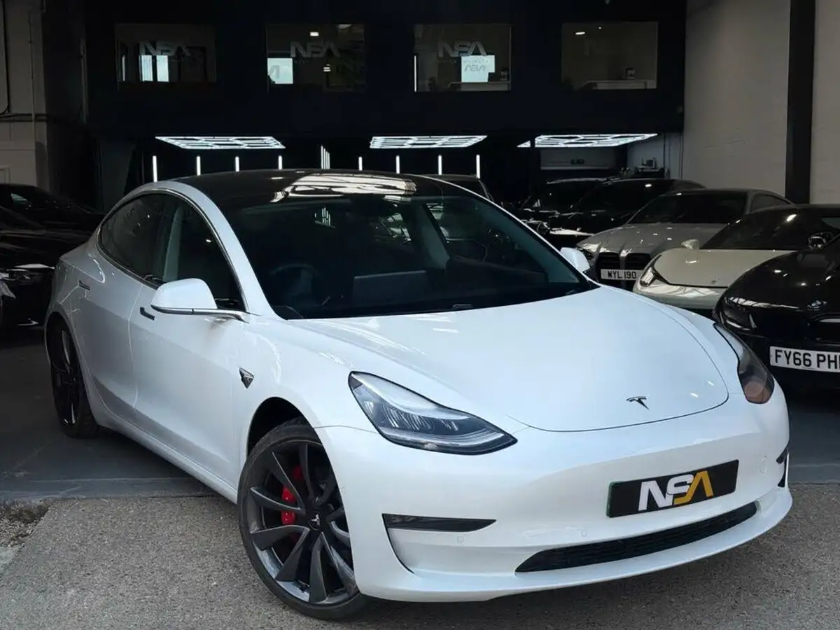 2020-tesla-model-3-e-performance-big-8