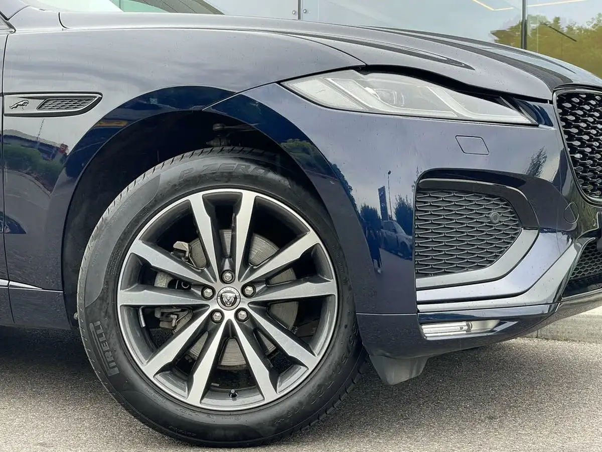 2024-jaguar-f-pace-20-d200-r-dynamic-se-black-90th-anniversary-edition-big-8