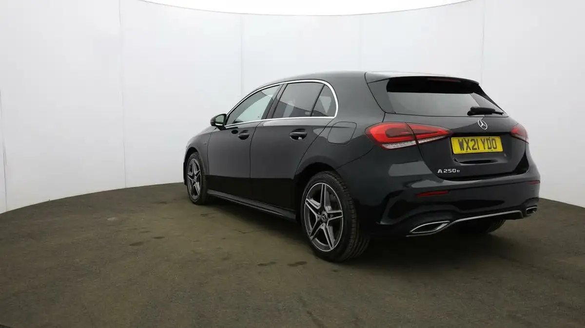 2021-mercedes-benz-a-class-13-a250e-amg-line-hatchback-5d-big-35