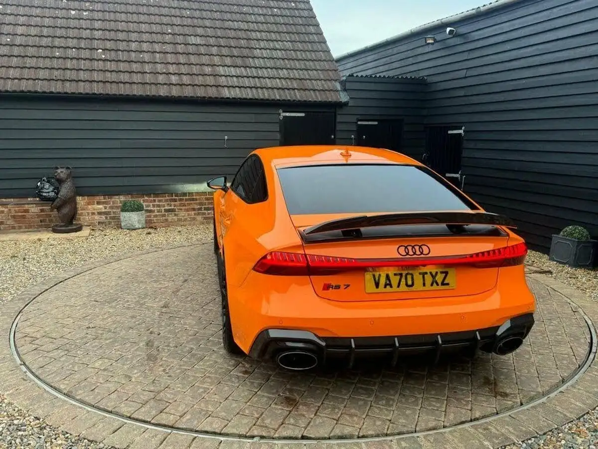 2020-audi-rs7-40-tfsi-carbon-black-big-58