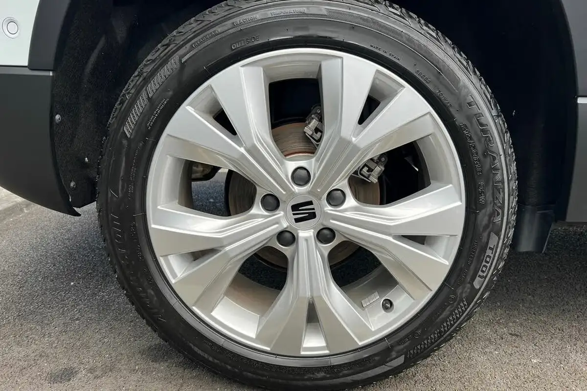 2025-seat-ateca-15-ecotsi-xperience-dsg-big-32