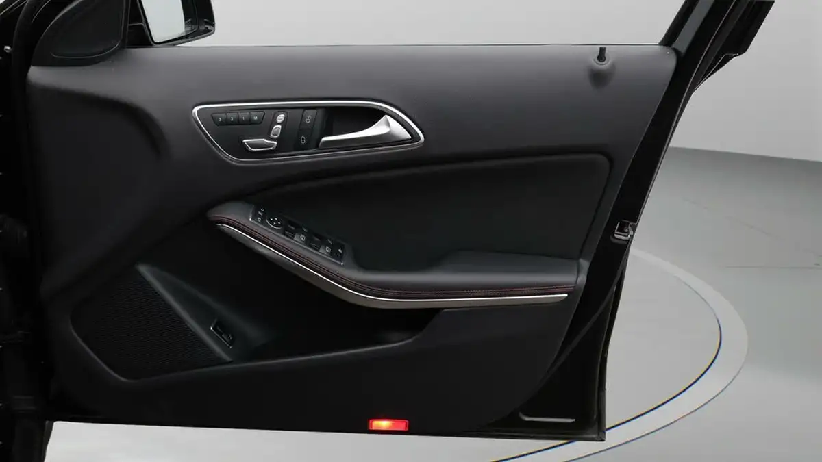 2020-mercedes-benz-gla-class-16-gla-200-amg-line-edition-plus-7g-dct-big-15