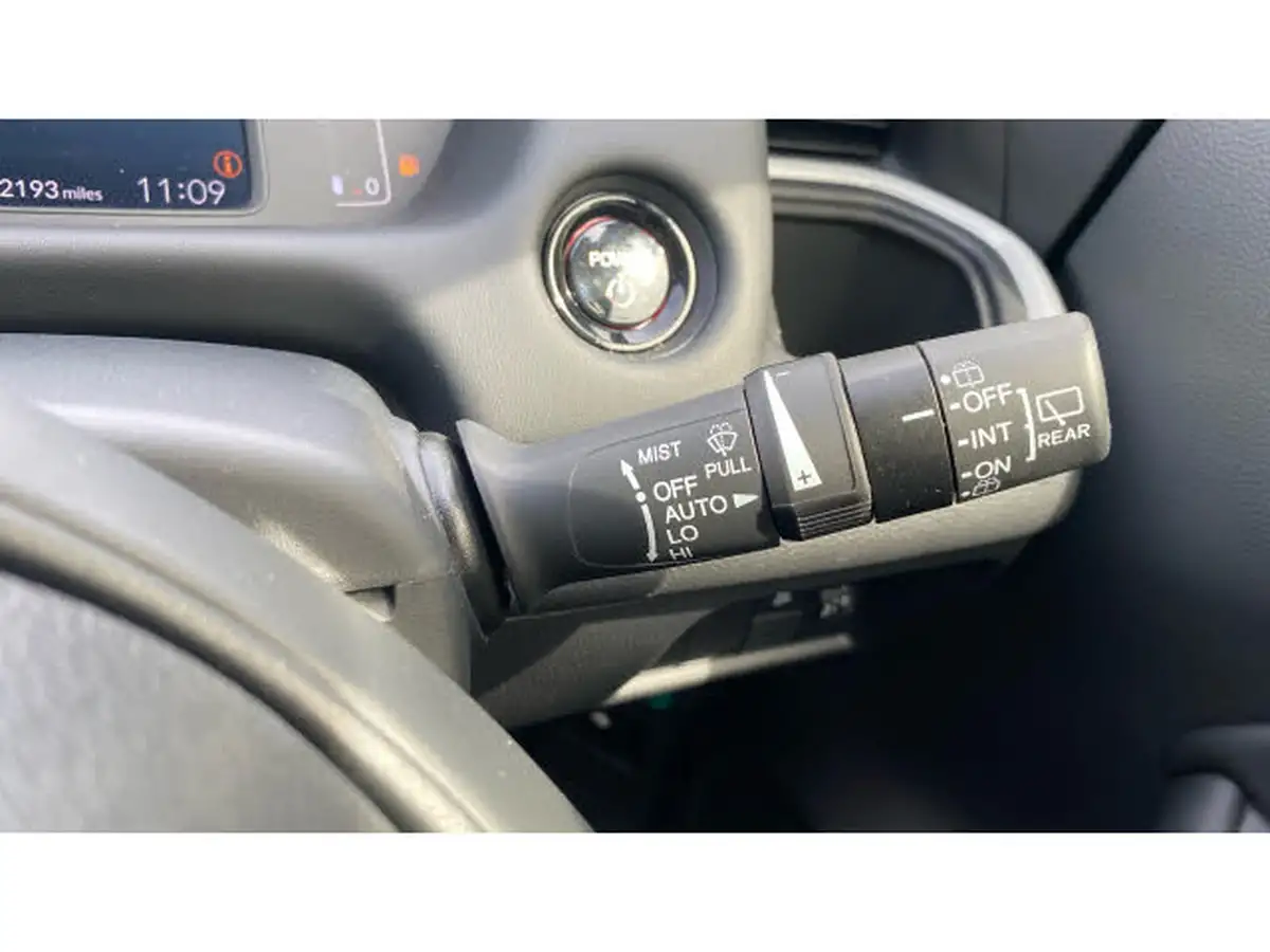 2024-honda-jazz-15-i-mmd-advance-big-25