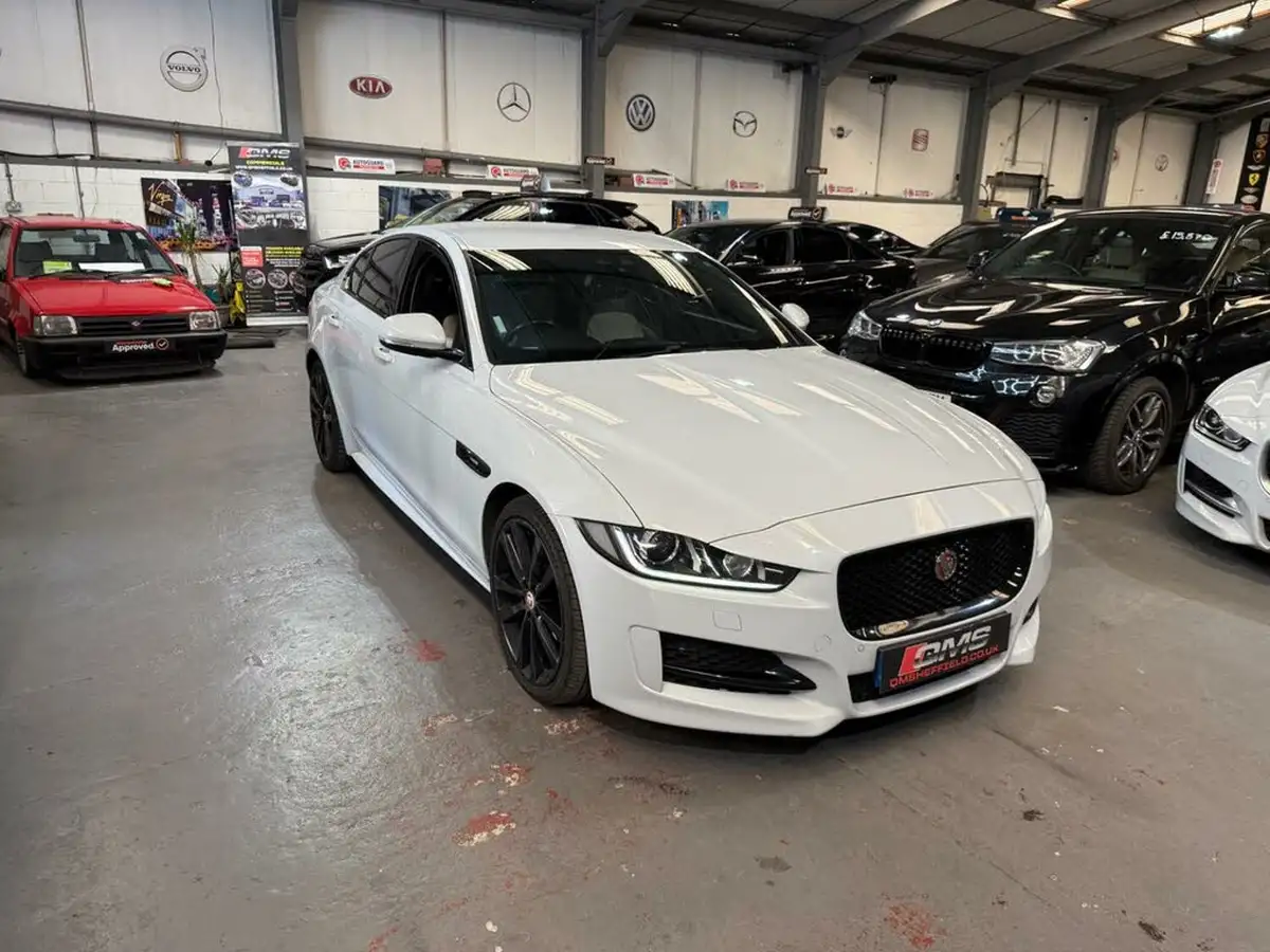 2016-jaguar-xe-20d-r-sport-180ps-auto-big-0