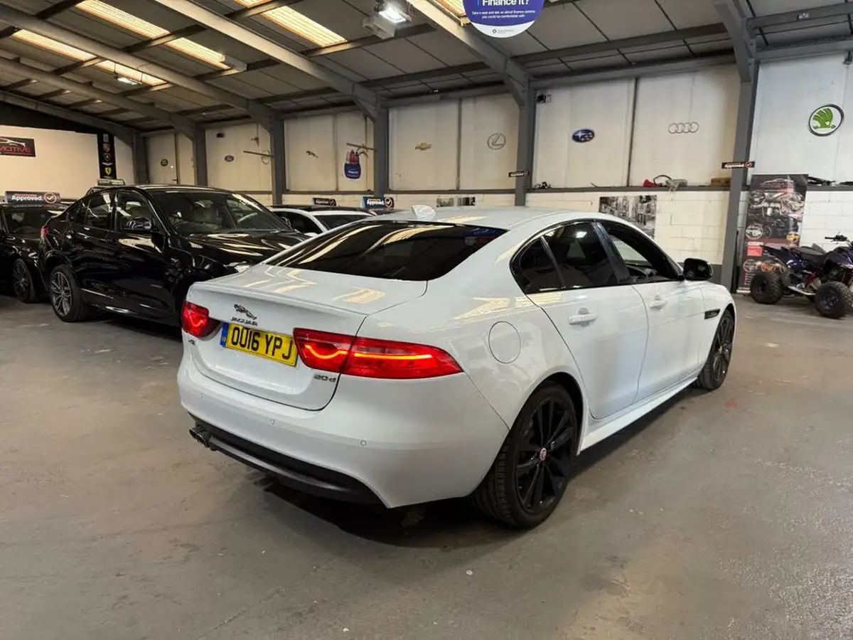 2016-jaguar-xe-20d-r-sport-180ps-auto-big-28