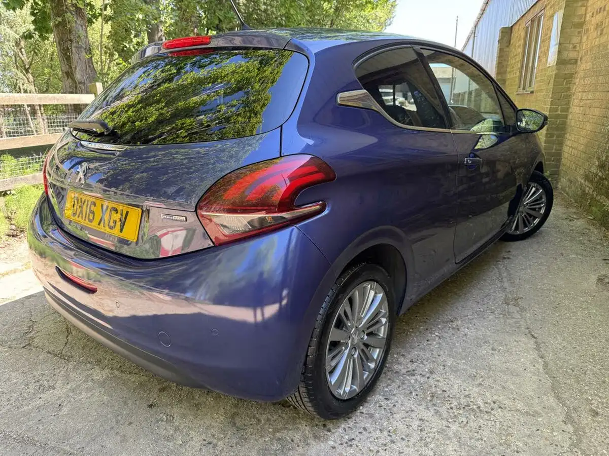2016-peugeot-208-12-puretech-allure-82bhp-3d-big-21