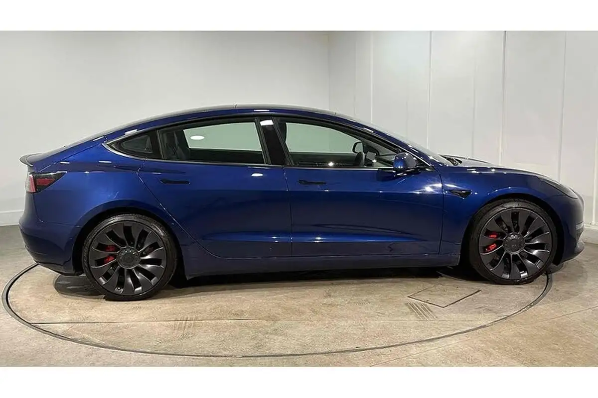 2020-tesla-model-3-e-performance-big-4