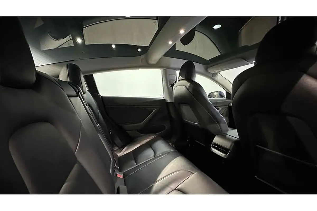 2020-tesla-model-3-e-performance-big-28