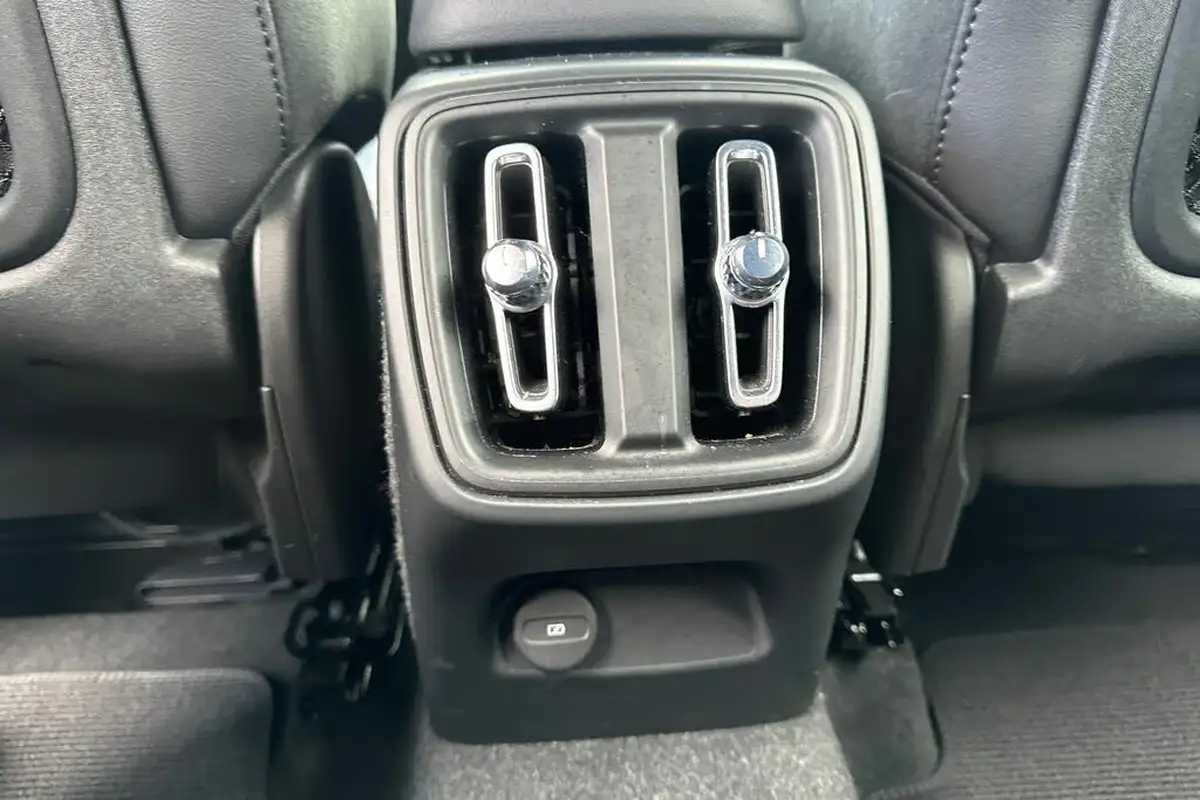 2021-volvo-xc40-15-t3-r-design-161bhp-big-36