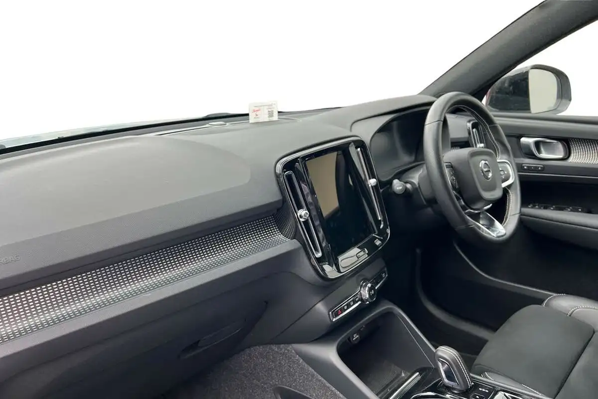 2021-volvo-xc40-15-t3-r-design-pro-161bhp-auto-big-1