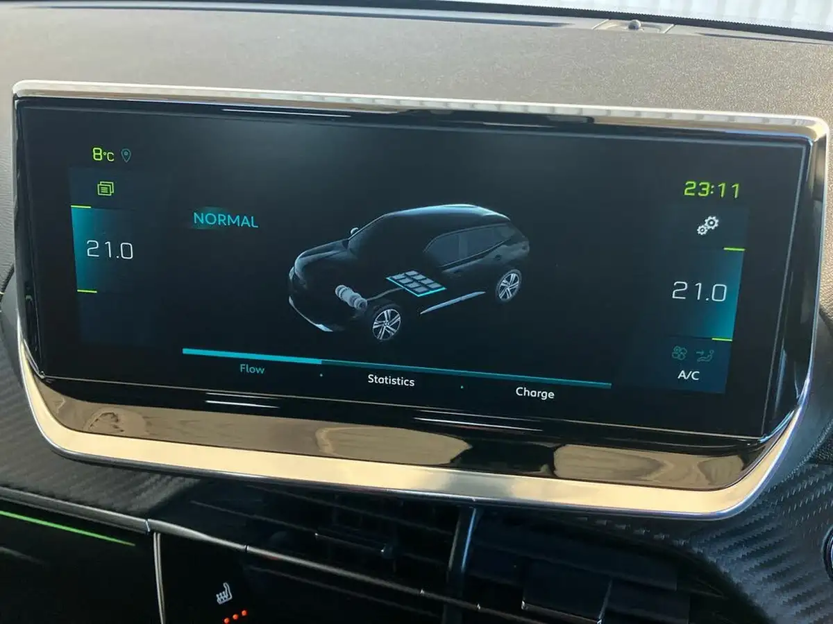 2021-peugeot-2008-suv-e-gt-50kwh-big-35