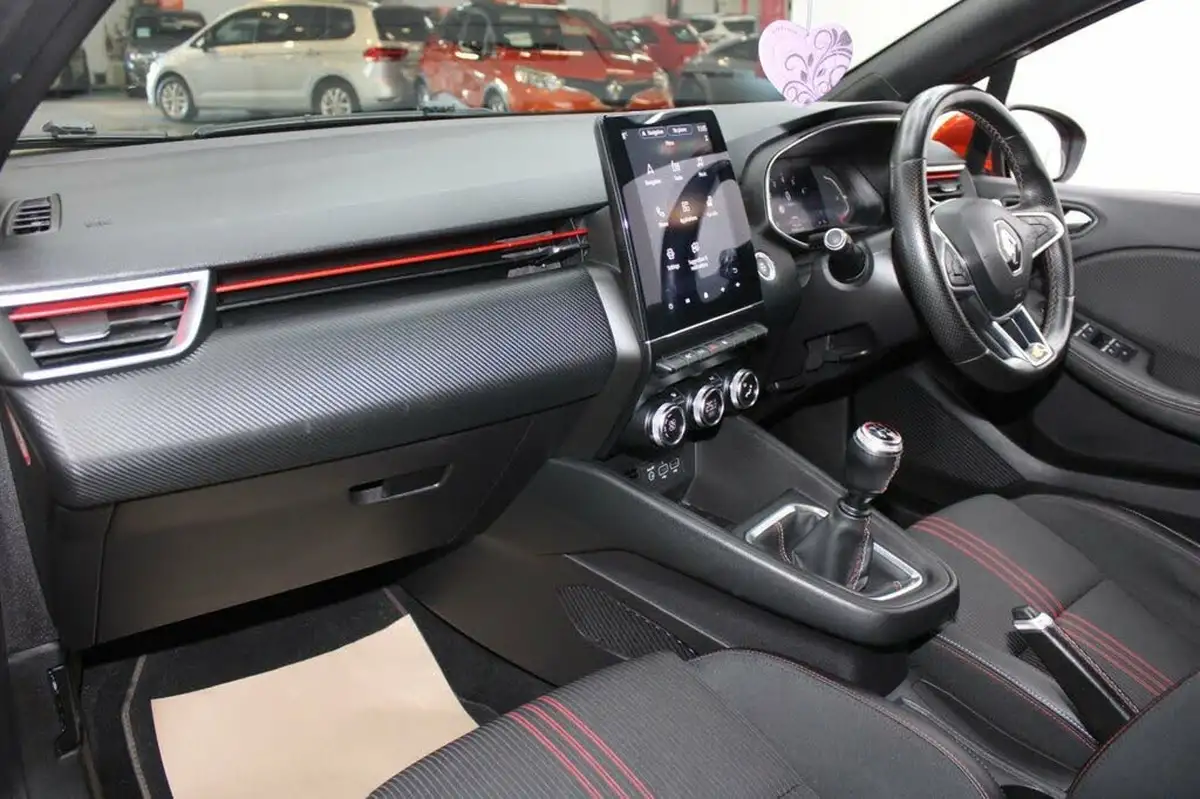2020-renault-clio-10-tce-rs-line-100bhp-big-31