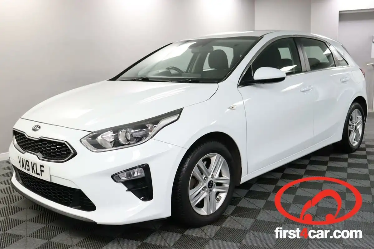 2019-kia-ceed-16crdi-2-eco-hatchback-big-0