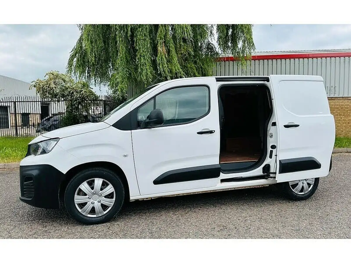 2020-peugeot-partner-15-bluehdi-1000-professional-100ps-eu6dt-panel-big-5