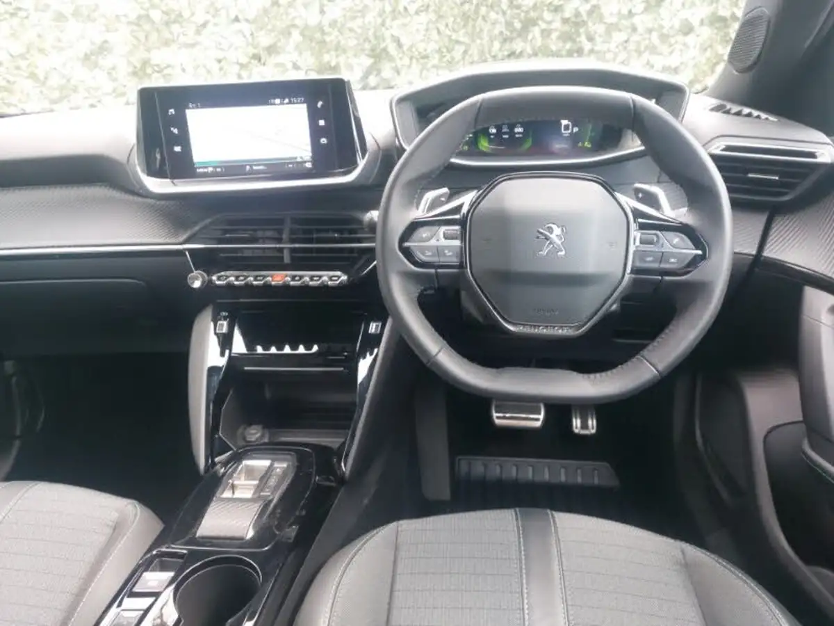 2023-peugeot-2008-suv-12-puretech-allure-premium-130bhp-eat8-big-6