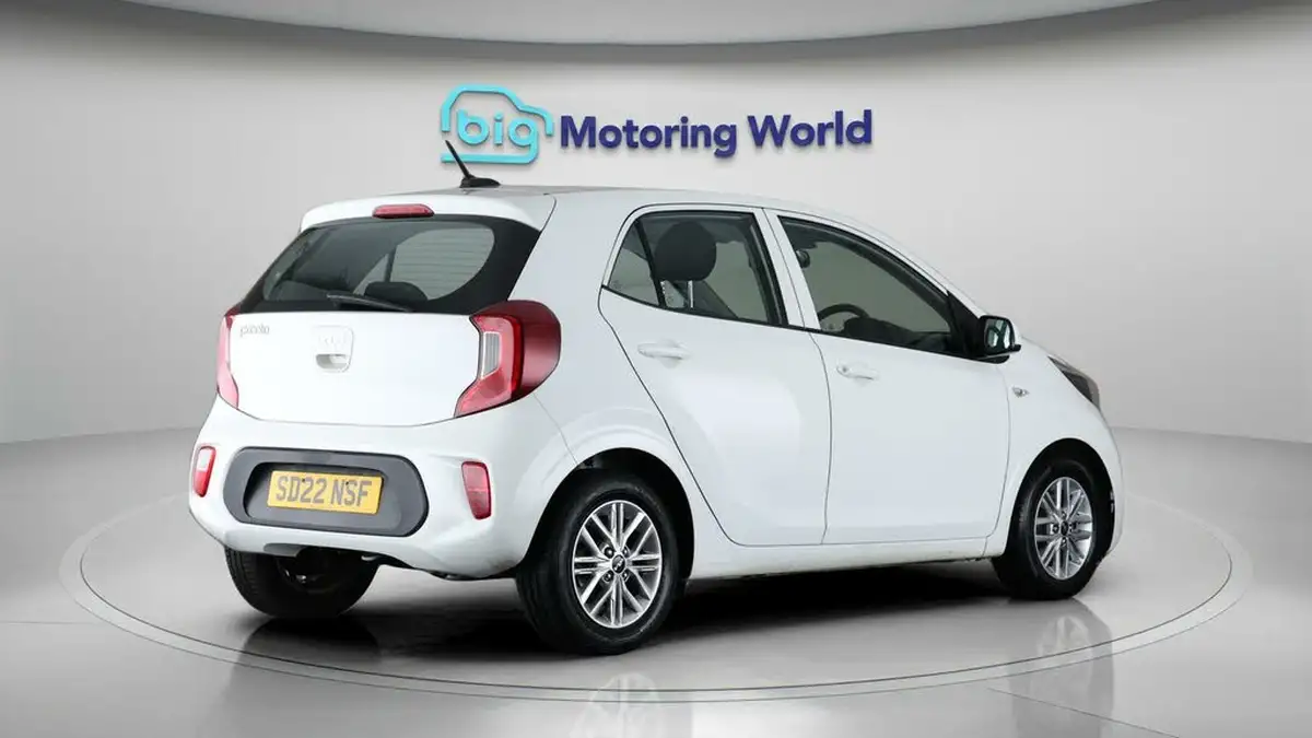 2022-kia-picanto-10-2-big-7