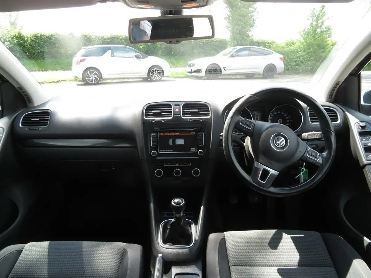 2012-volkswagen-golf-14-match-5d-big-18