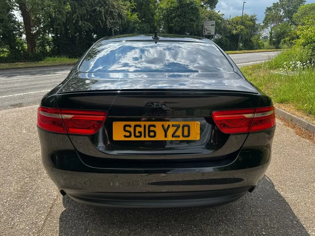2016-jaguar-xe-20d-r-sport-163ps-auto-big-11