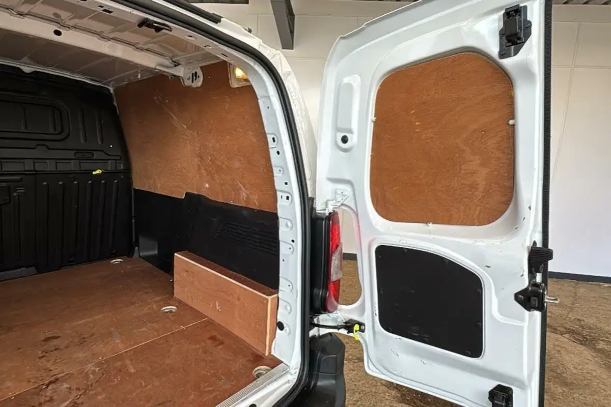 2021-citroen-berlingo-15bluehdi-1000-enterprise-100pseu6dt-e-ss-panel-big-14