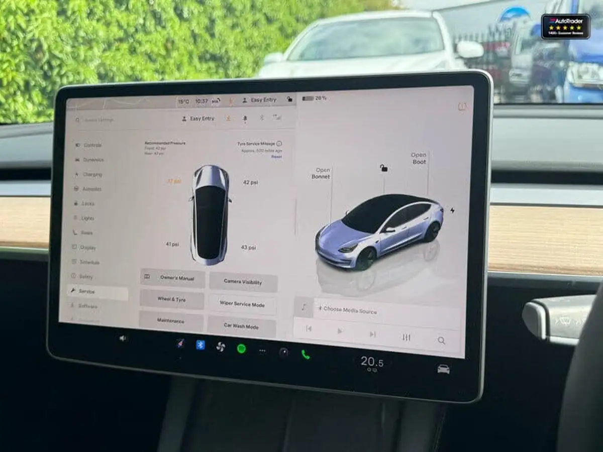 2022-tesla-model-3-e-long-range-big-21