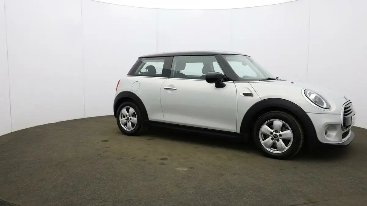 2019-mini-cooper-15-cooper-classic-hatchback-3d-big-46