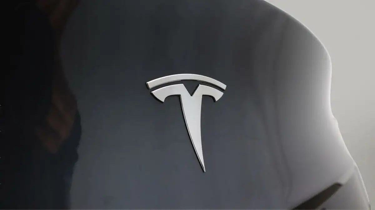 2022-tesla-model-y-e-long-range-big-21