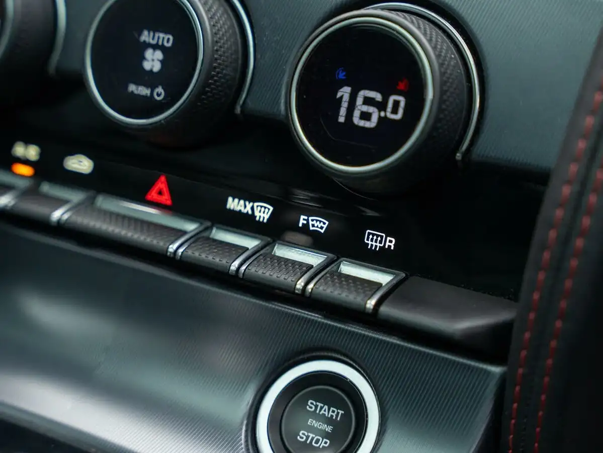 2020-jaguar-f-type-50-v8-sc-r-575ps-awd-coupe-big-19