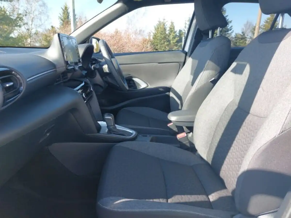 2022-toyota-yaris-cross-15-vvt-i-design-big-4