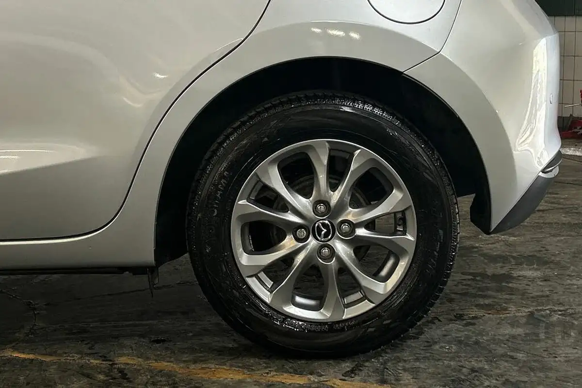 2023-mazda-mazda2-15-skyactiv-g-se-l-big-14