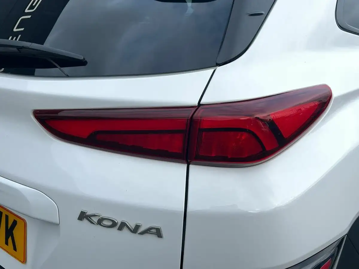 2022-hyundai-kona-10-t-gdi-ultimate-big-30