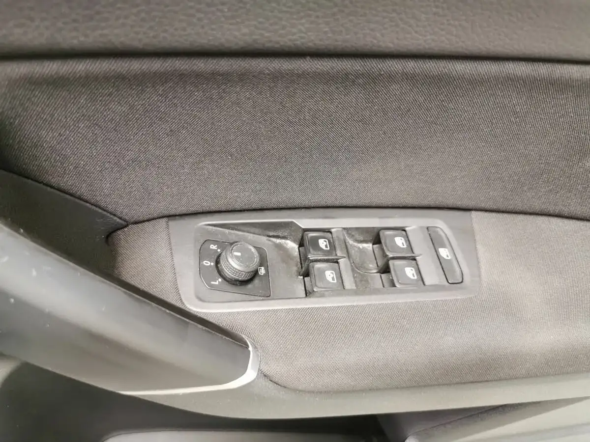 2021-volkswagen-touran-15-tsi-se-dsg-big-18