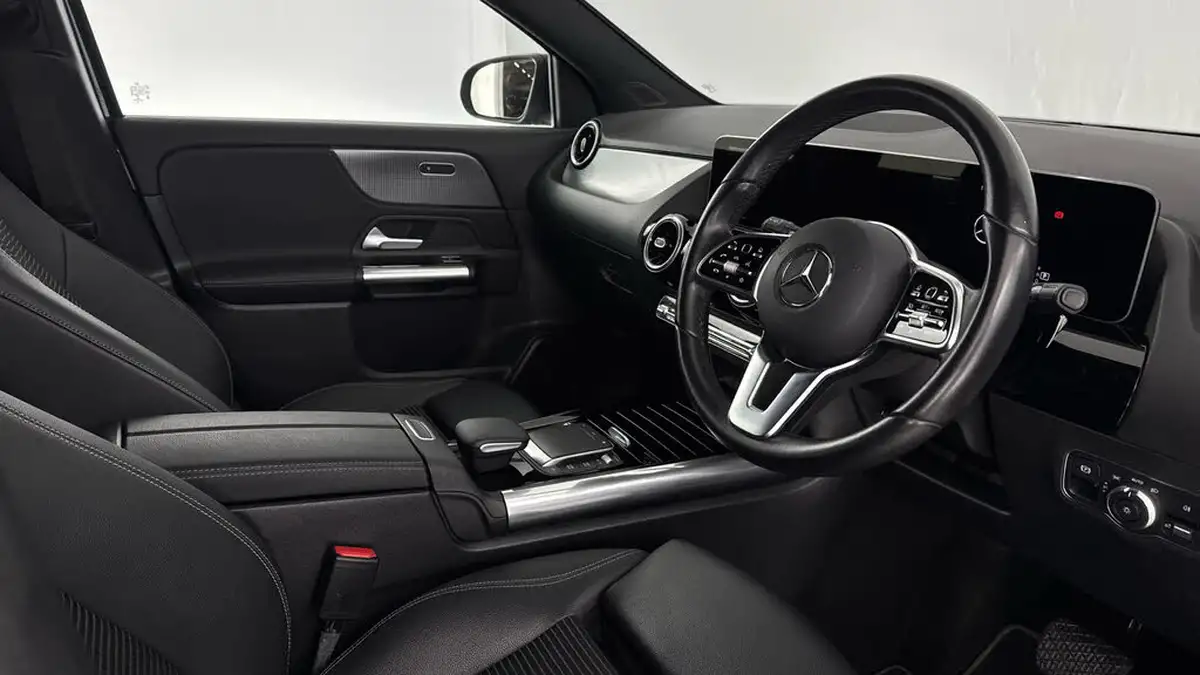 2021-mercedes-benz-gla-class-20d-gla-200d-sport-executive-big-9