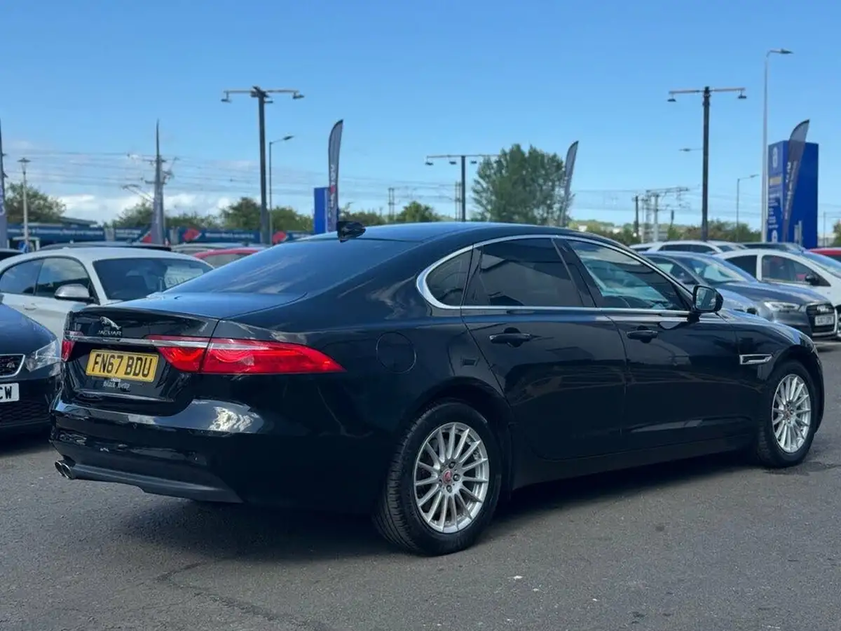 2017-jaguar-xf-20td-prestige-180ps-saloon-4d-1999cc-auto-big-3