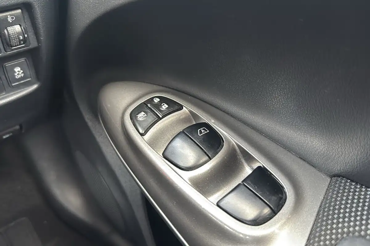 2012-nissan-juke-16-acenta-cvt-big-21