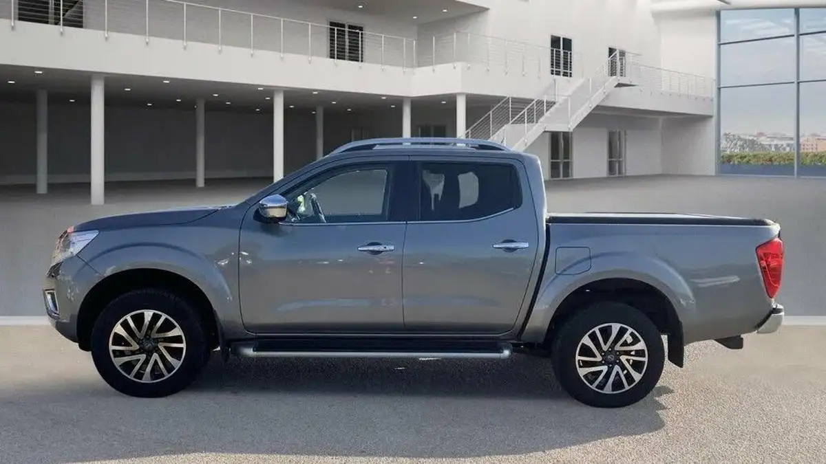 2018-nissan-navara-23dci-tekna-auto-big-10