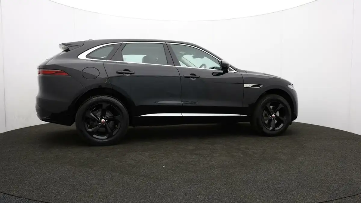 2022-jaguar-f-pace-20-d200-r-dynamic-s-big-39