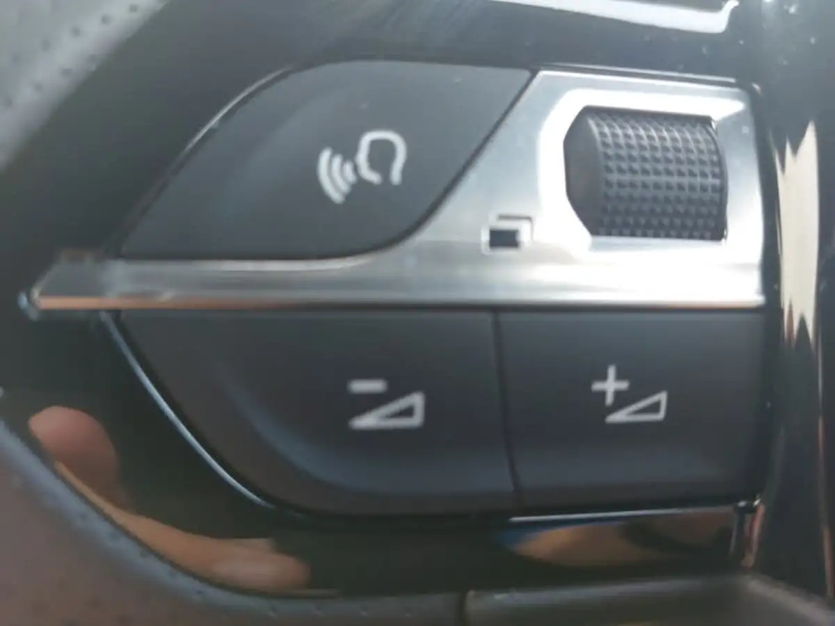 2024-peugeot-2008-suv-12-puretech-gt-130ps-eat8-big-16