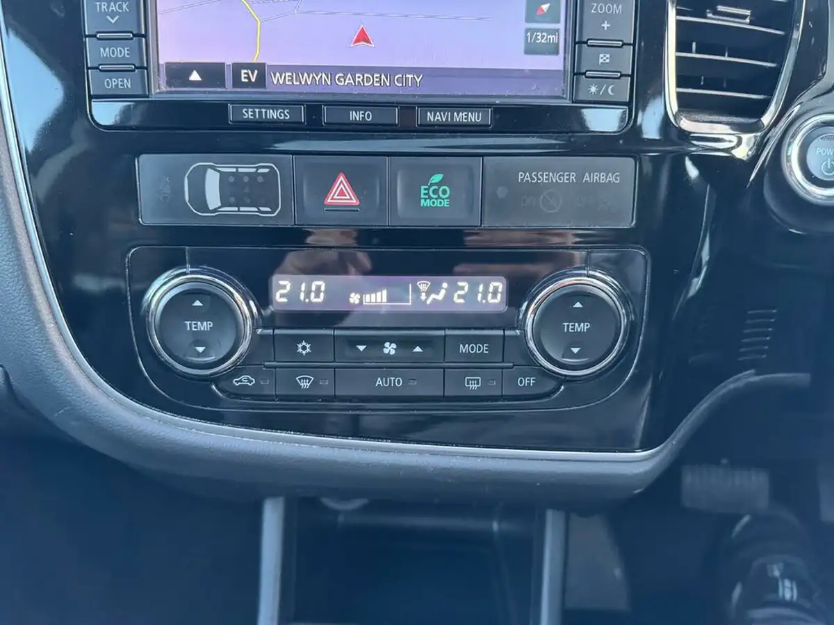 2014-mitsubishi-outlander-20-gx4hs-big-31