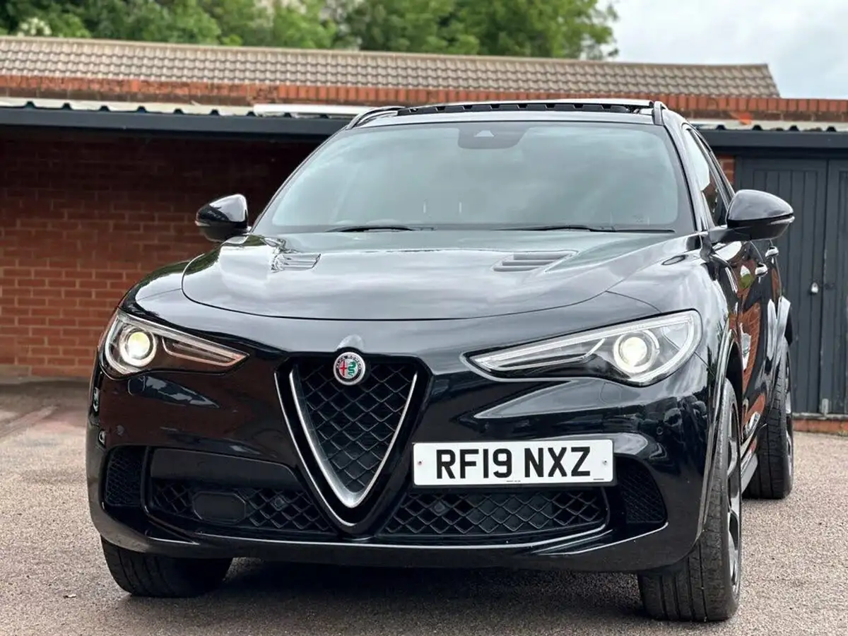 2019-alfa-romeo-stelvio-29-biturbo-quadrifoglio-big-38
