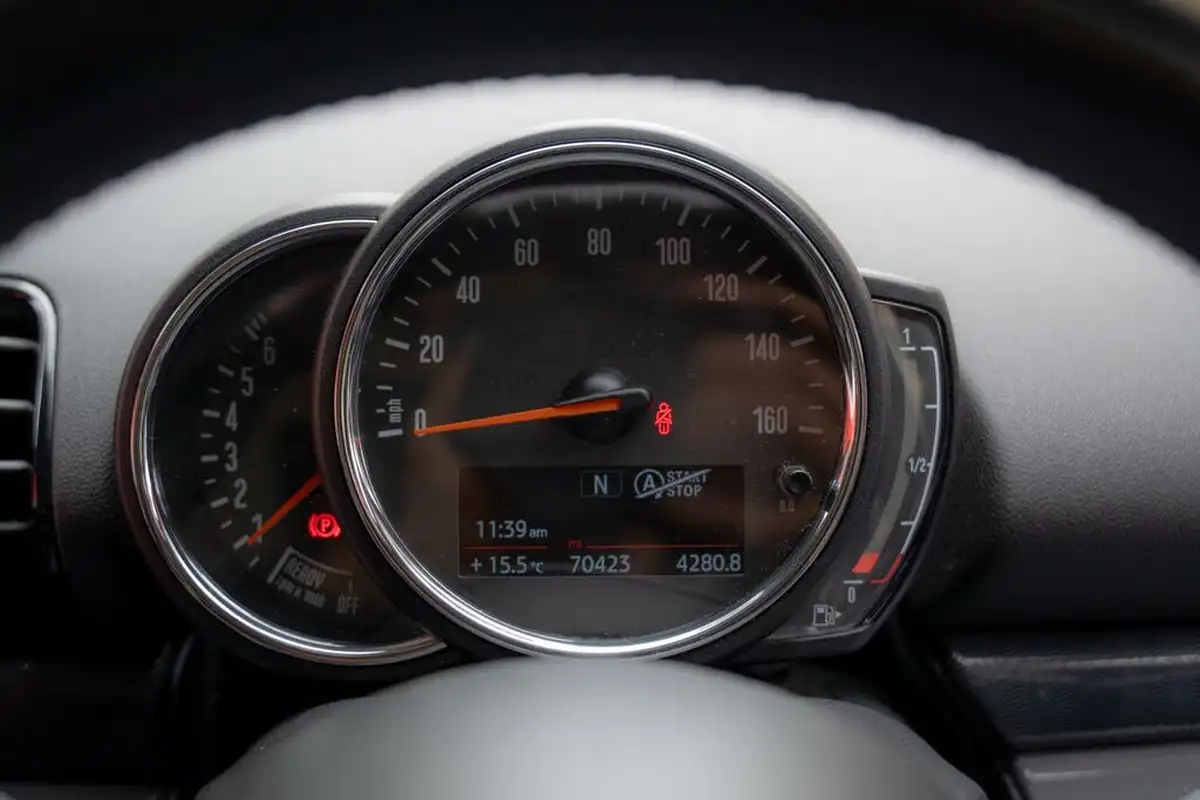 2018-mini-clubman-15-cooper-ss-big-45