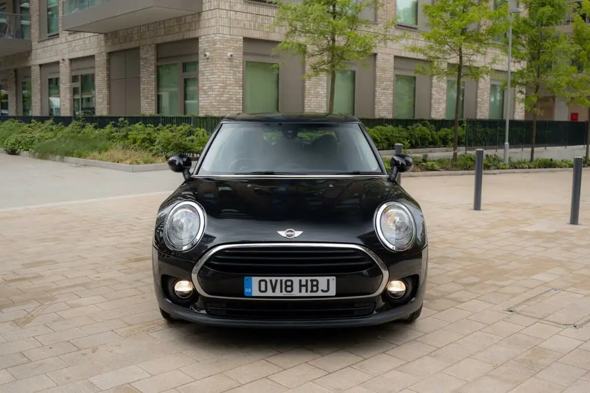 2018-mini-clubman-15-cooper-ss-big-21