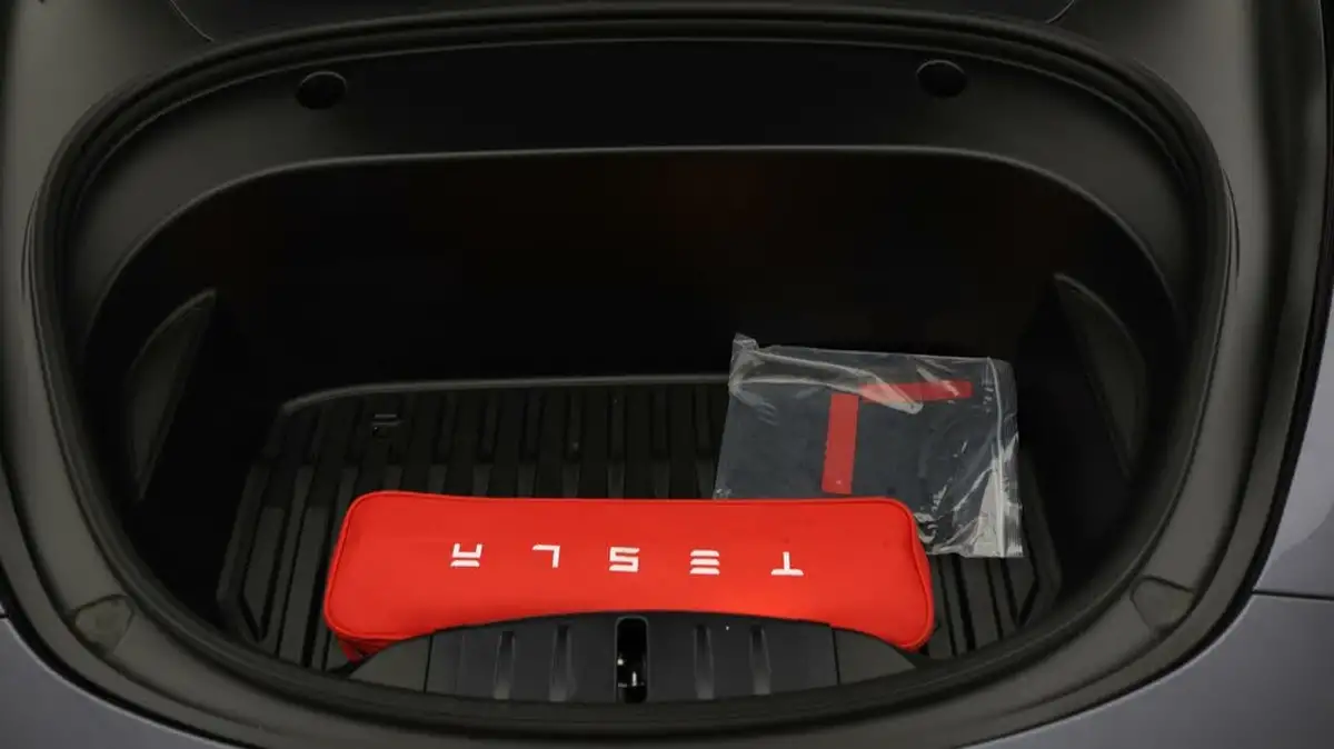 2021-tesla-model-3-e-long-range-4x4-big-18