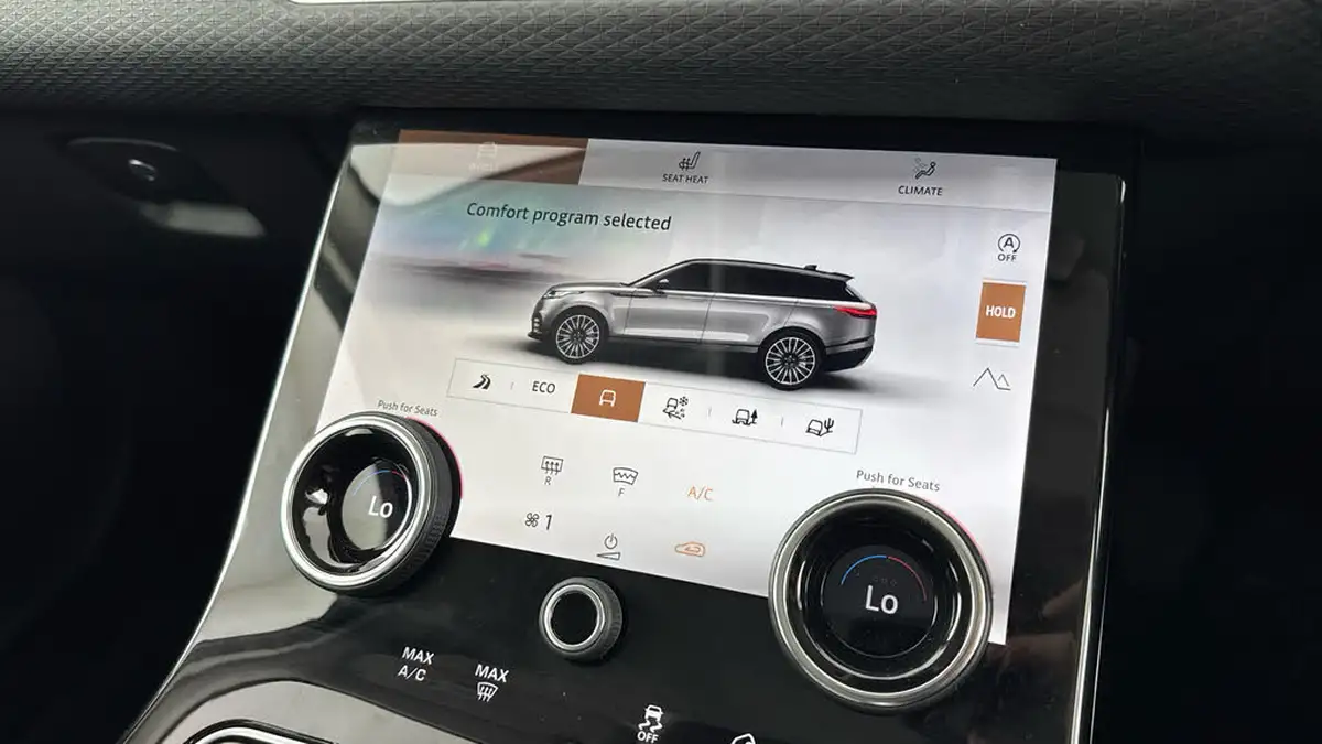 2022-land-rover-range-rover-velar-20-d200-velar-big-17