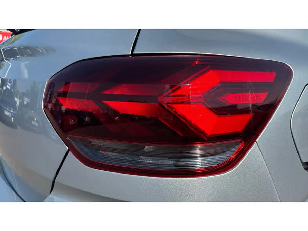 2021-dacia-sandero-10-sce-essential-big-30