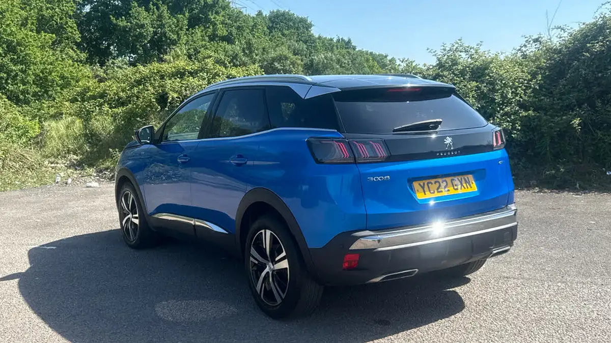 2022-peugeot-3008-suv-15-bluehdi-gt-eat8-big-4