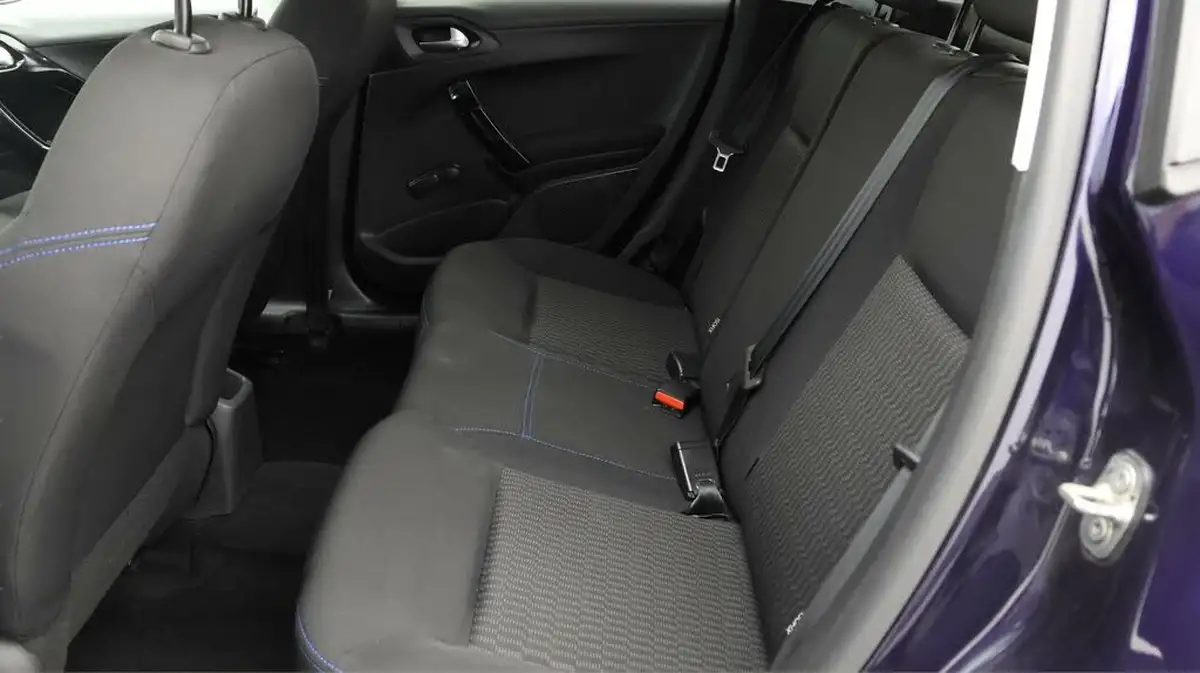 2019-peugeot-208-12-puretech-signature-big-15