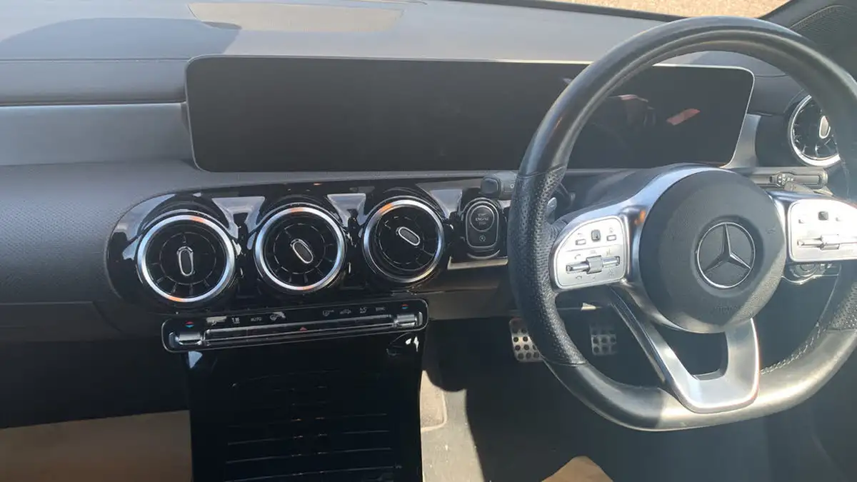 2019-mercedes-benz-cla-13-cla-200-amg-line-coupe-4d-7g-dct-big-9