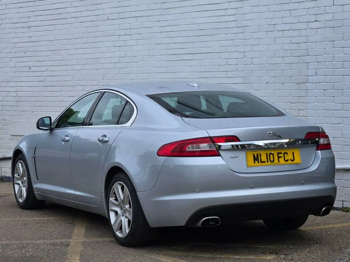 2010-jaguar-xf-30-premium-luxury-big-21