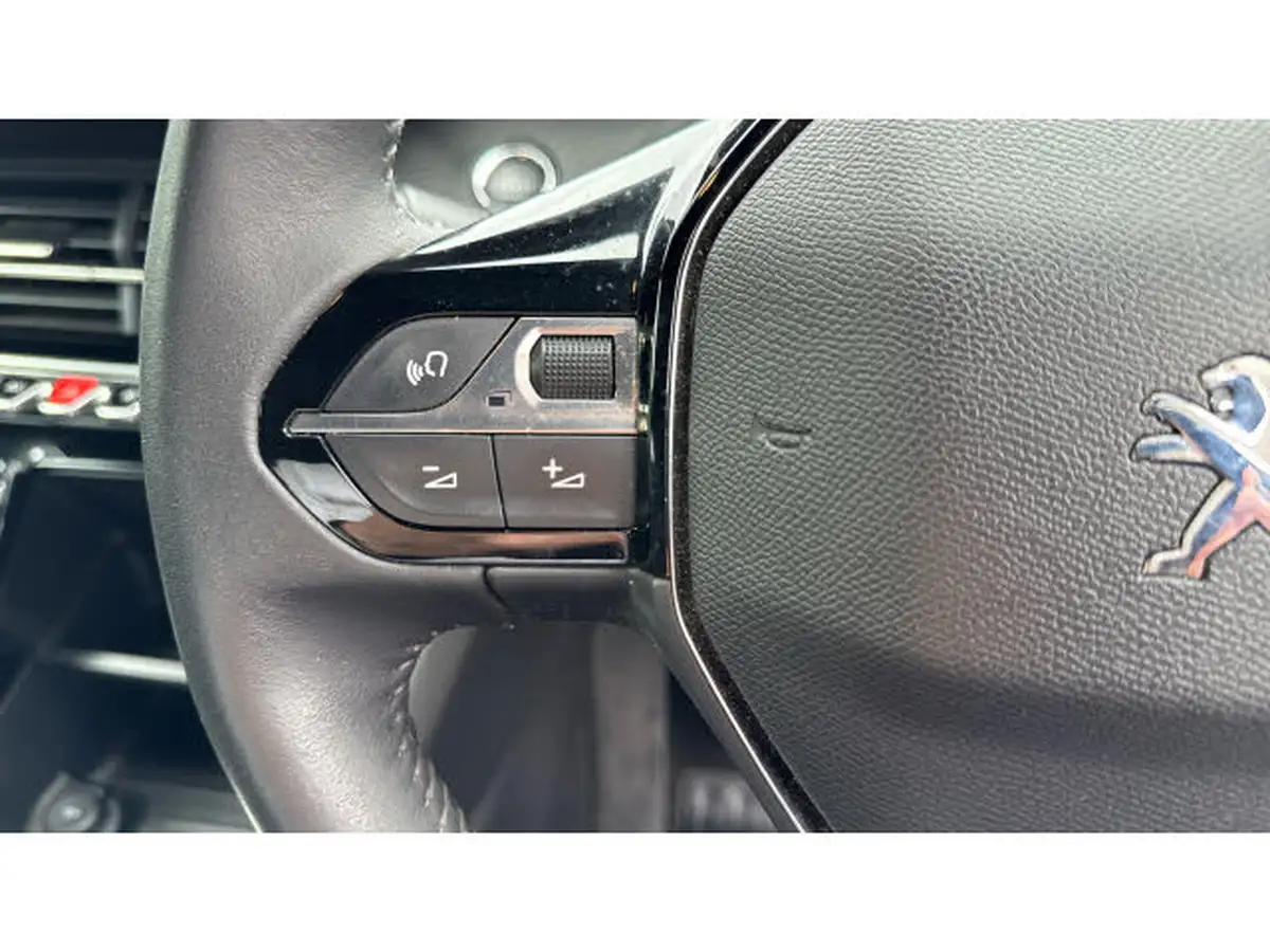 2023-peugeot-2008-suv-e-active-premium-big-24